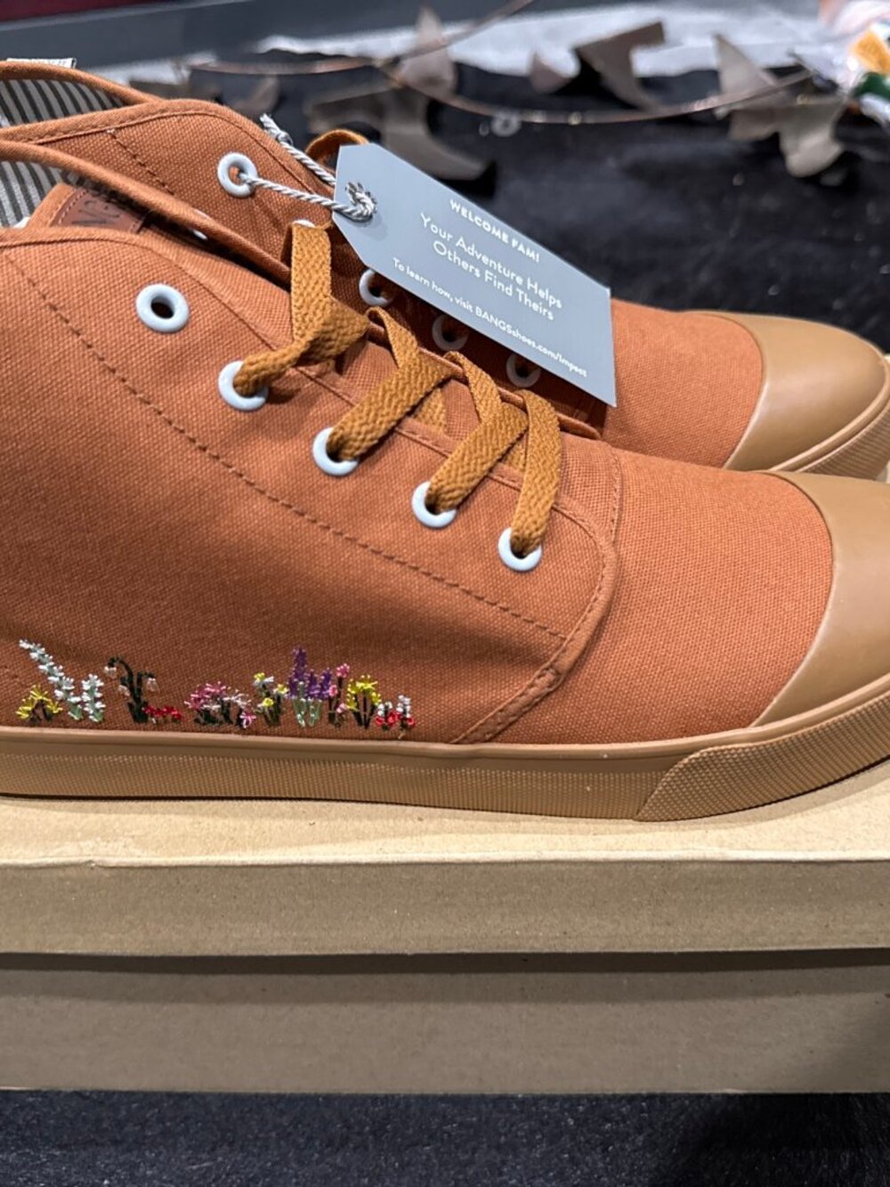 Bangs 10.5  Shoes Sahara Sand High Top Unisex Canvas Floral Embroidered